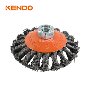 Brosse conique, fil noué