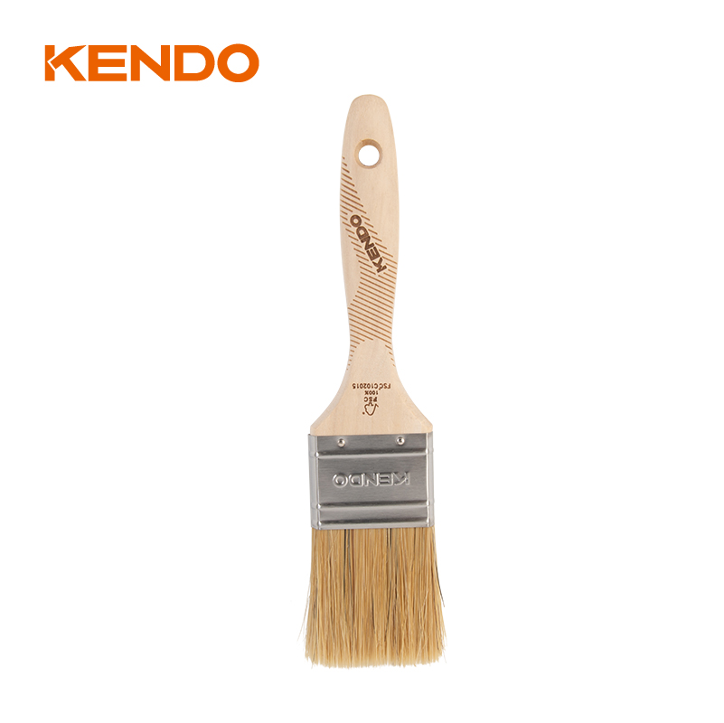 Pinceau à poils avec manche en bois