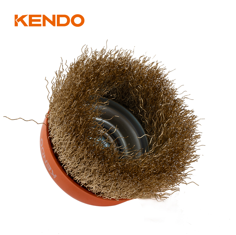 Brosse coupelle, fil de laiton serti