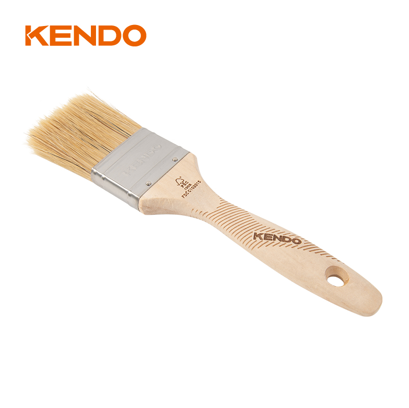 Pinceau à poils avec manche en bois